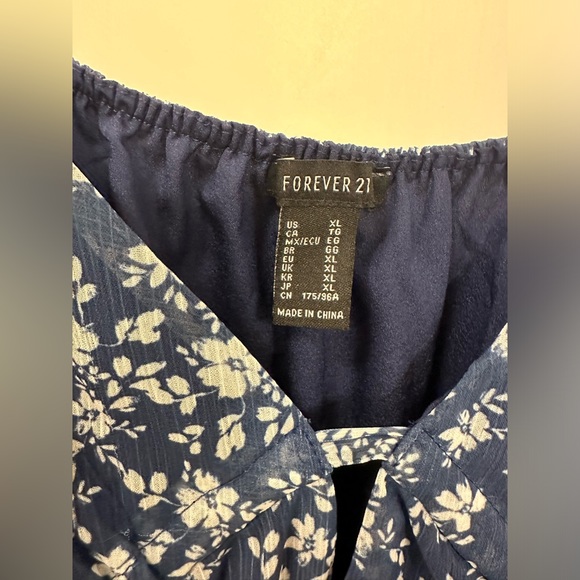 Blue w/ white floral dress - Picture 5 of 7